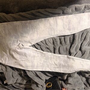 Lululemon Athletica Light Gray Activewear